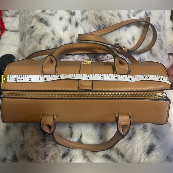 BCBG Tan Handbag /Shoulder Bag - Picture 3 of 7